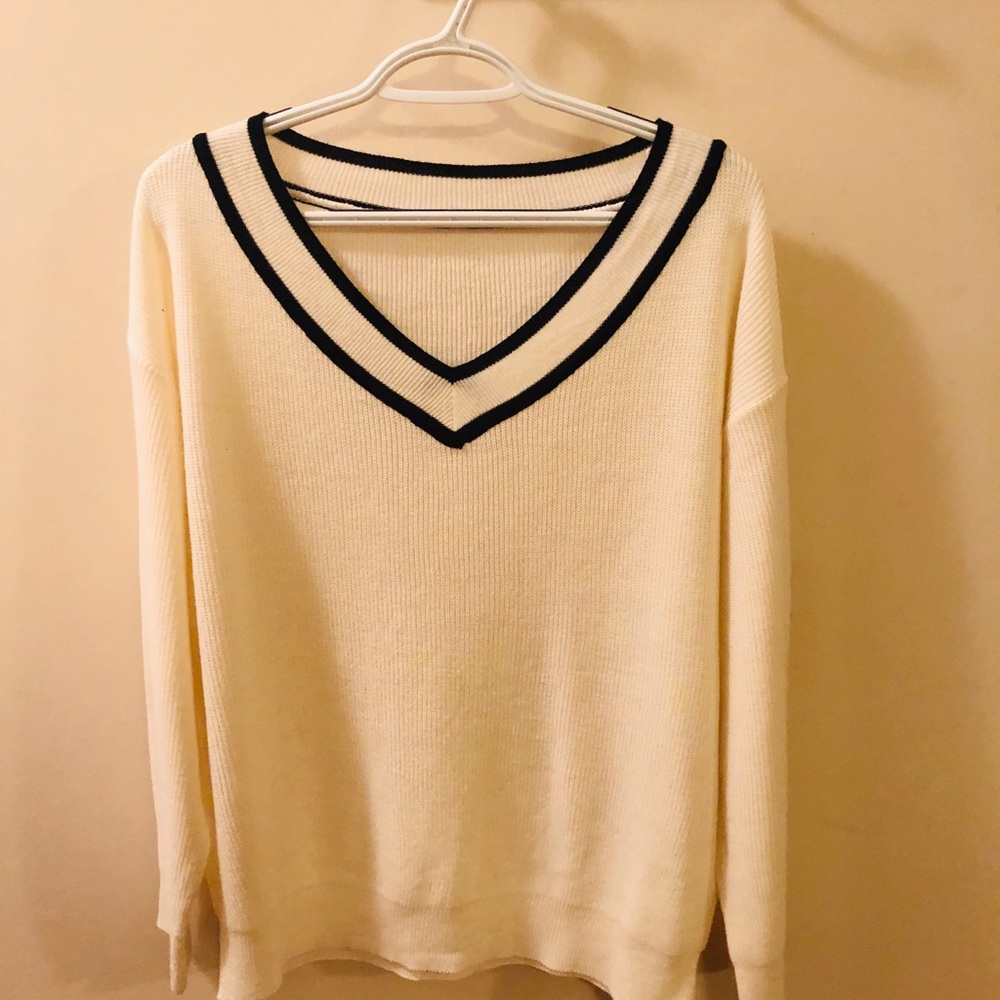 V-neck weater